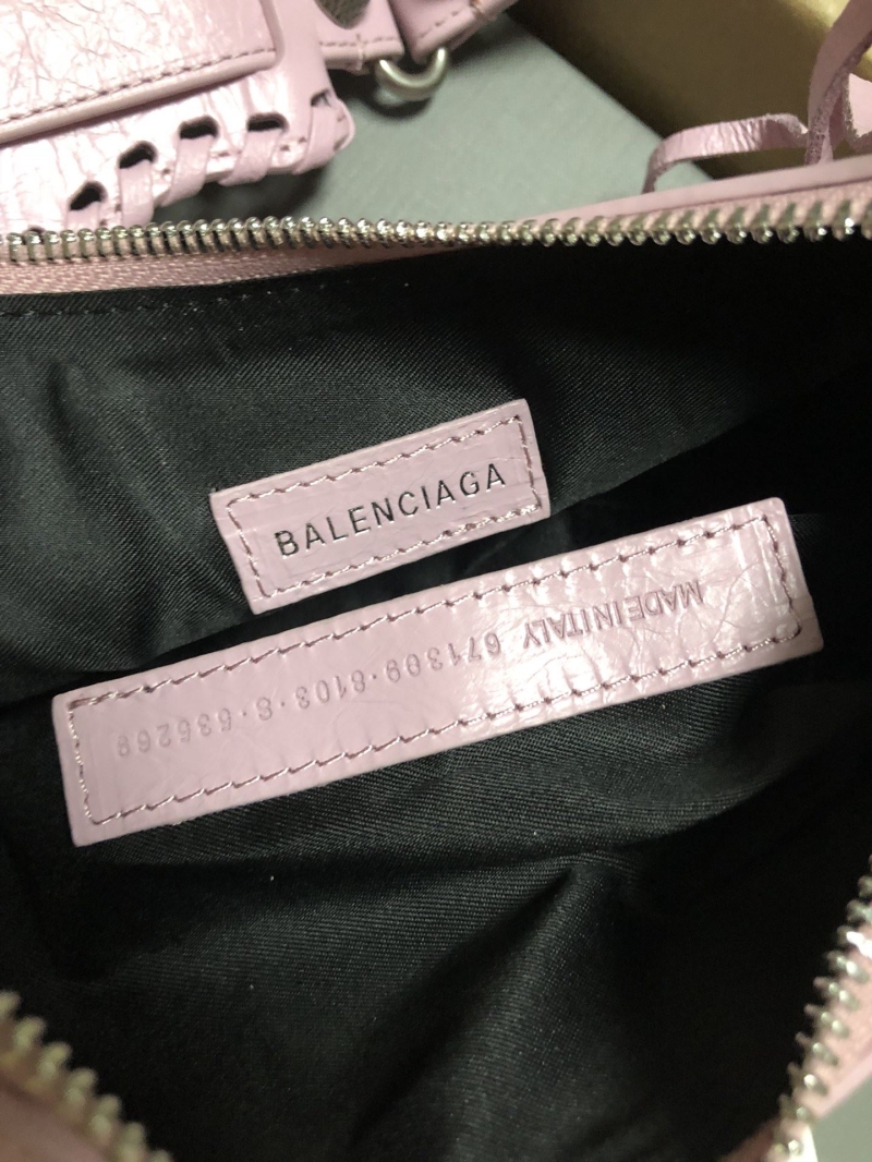 Ba1en*iaga le cagole bags